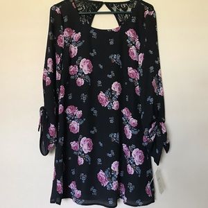 Speechless Black Floral Shift Dress NWT - Small